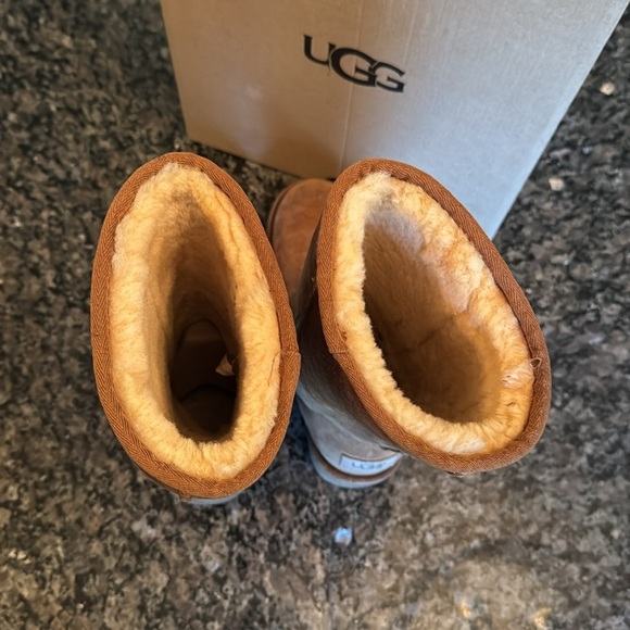 UGG Brown Shearling Boots GUC 7 - Picture 7 of 16
